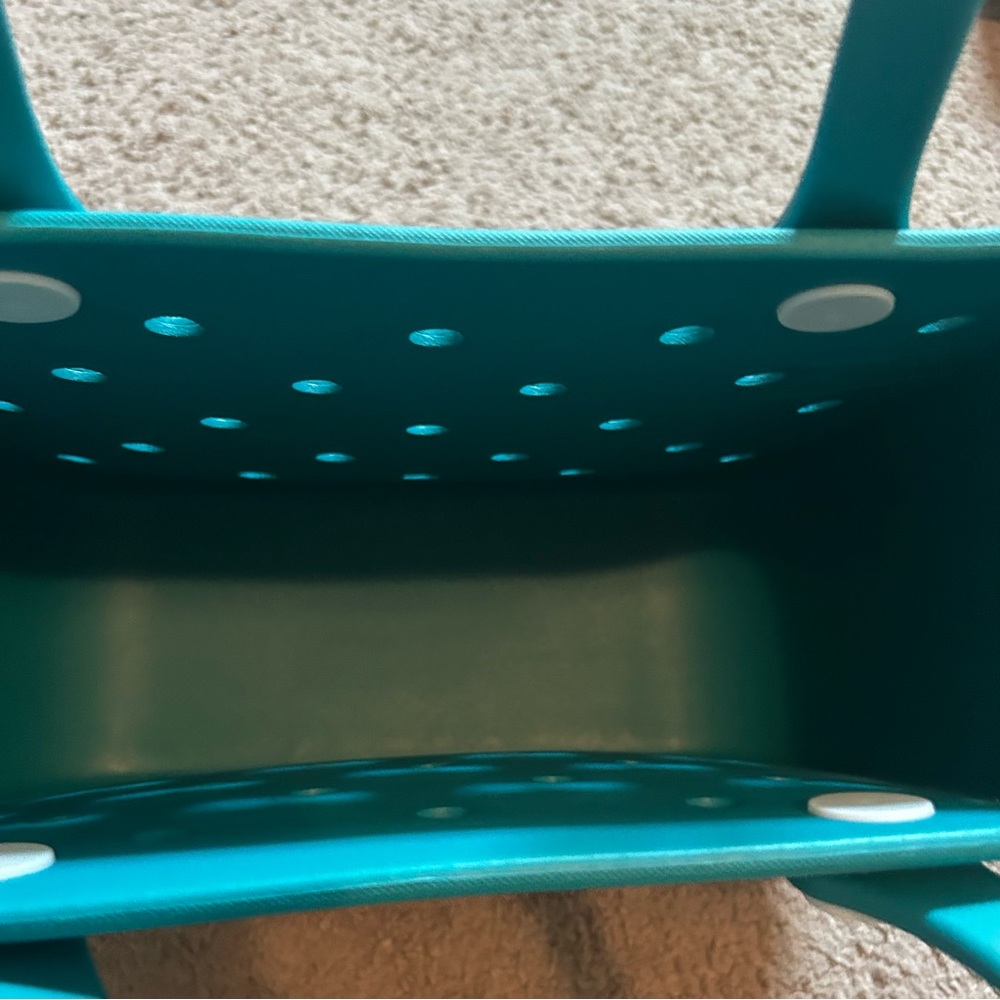 NEW Large Teal Turquoise Perforated Beach Bag Tote Bag with Button Accents - Picture 6 of 7